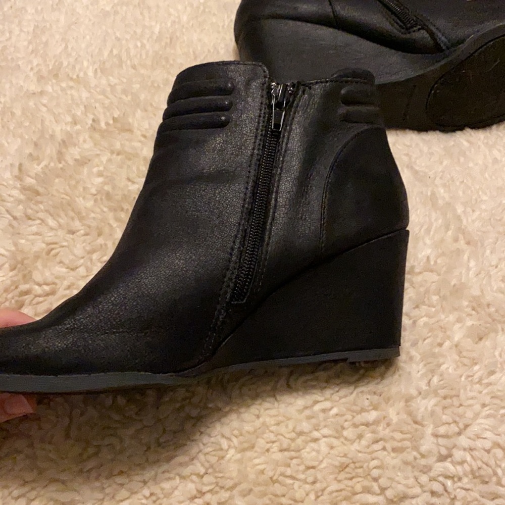 Black boot - Picture 3 of 6